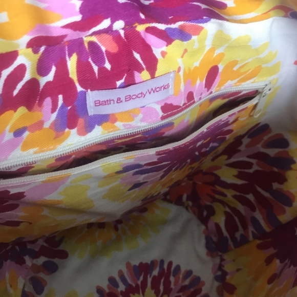 BATH AND BODY WORKS Pink Floral Basket Shoulder Bag - Picture 6 of 7